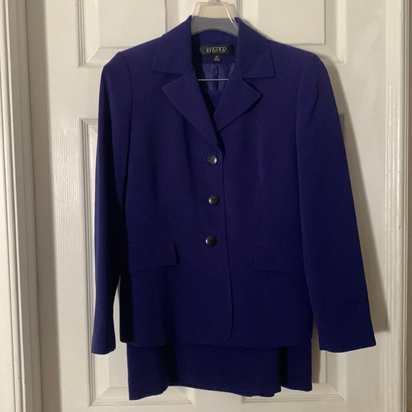 Kasper Purple Suit Set (jacket 6P, skirt 4P) - Picture 1 of 12
